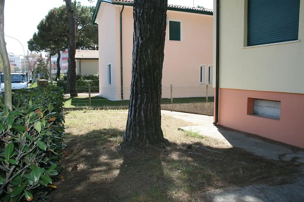 Villaggio Possagno PIAZZA TORINO DA COLLA Lido di Jesolo 0*,  Italia